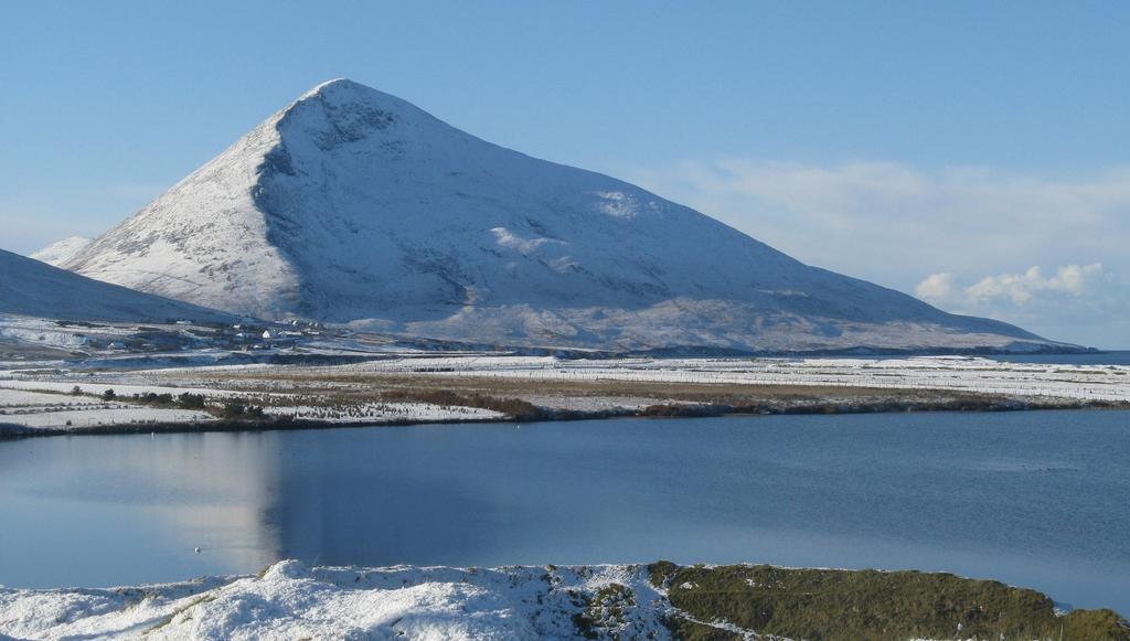 Achill Water'S Edge Panzió Doogort Kültér fotó